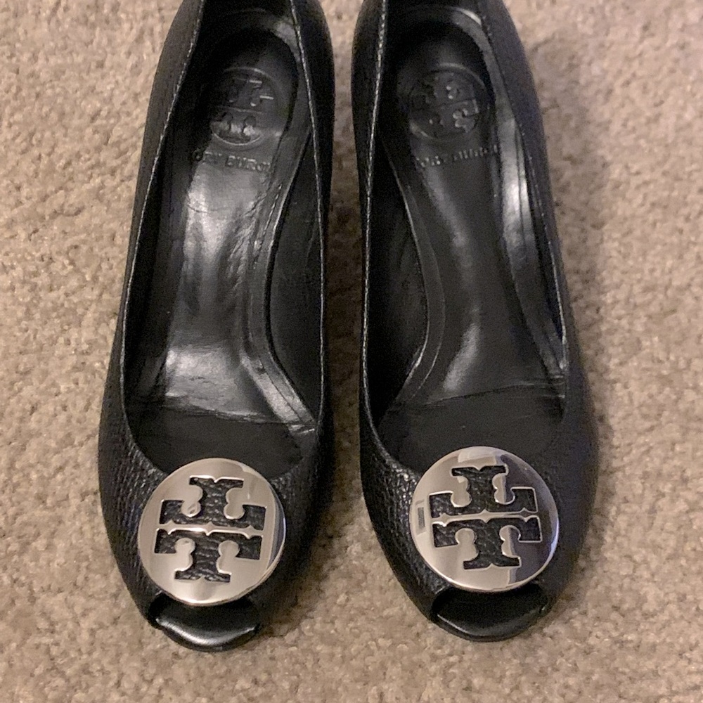 Tory Burch Chelsea Wedges